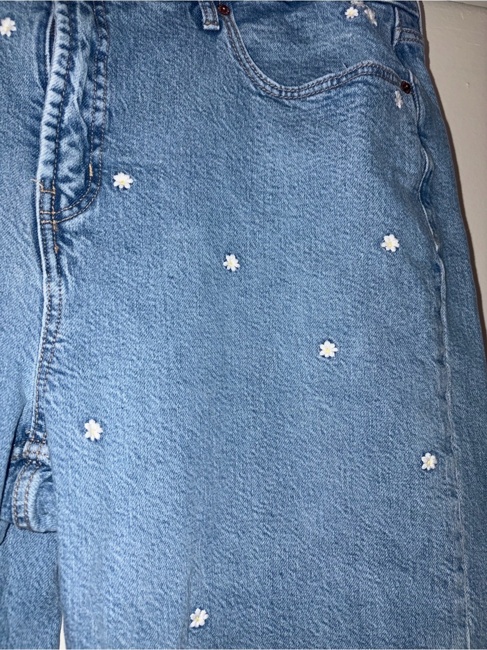 Old Navy Light Blue Straight-Leg Jeans with White Daisy Embroidery